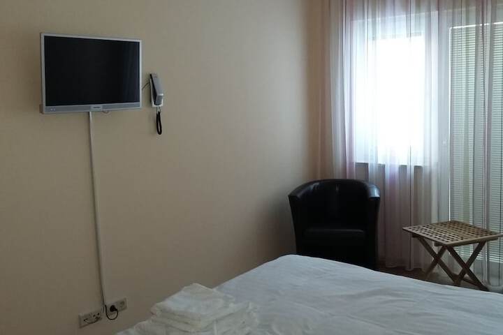 Room 17 of 46