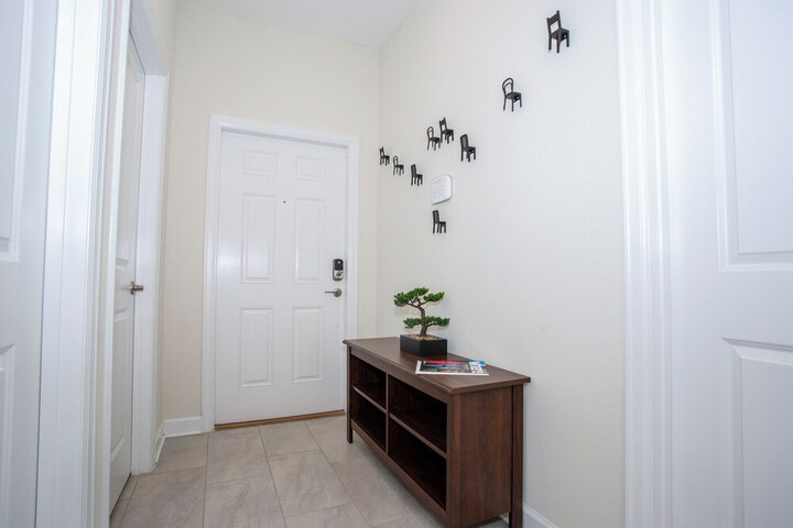 Room 10 of 94