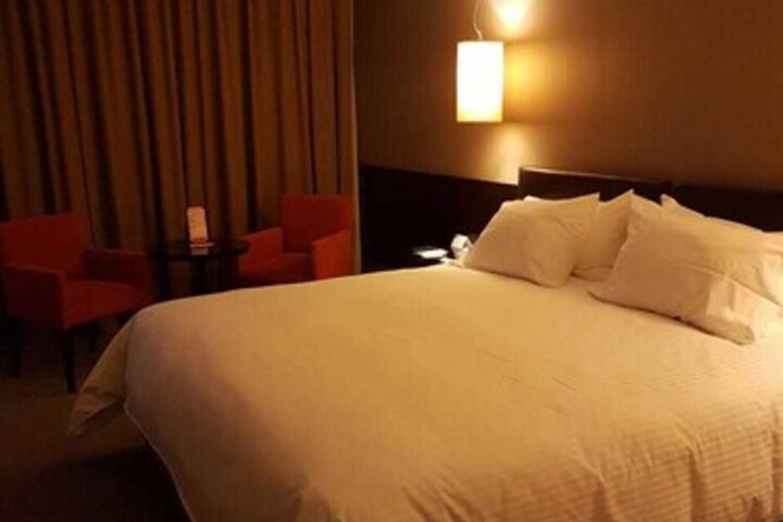Room 21 of 44