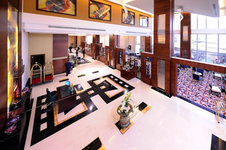 Entrance & Lobby