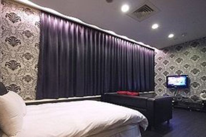 Room 19 of 73