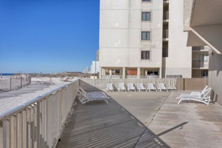 Sundeck 39 of 39