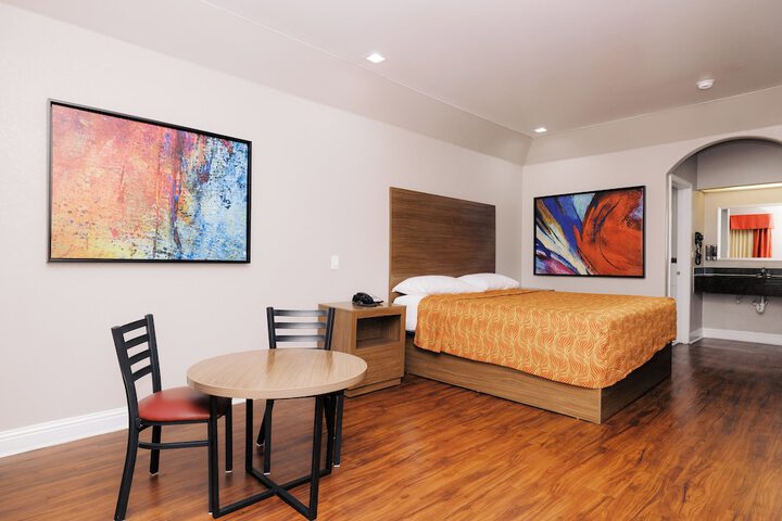 Room 3 of 11