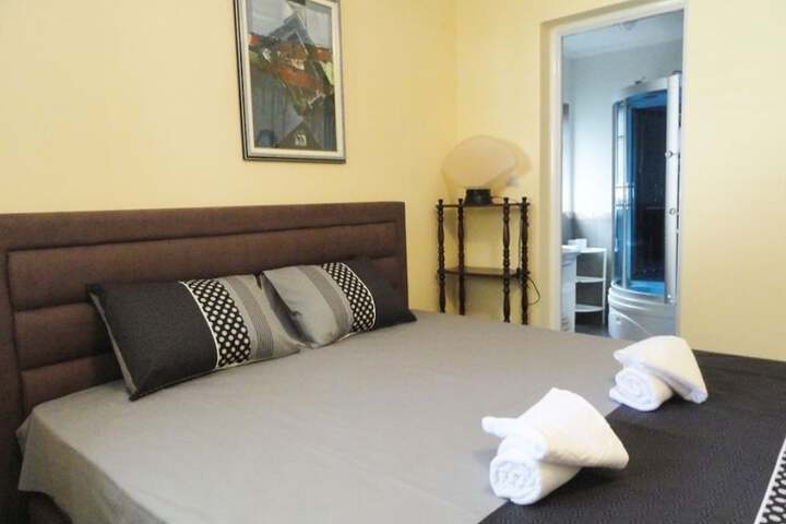 Room 3 of 25