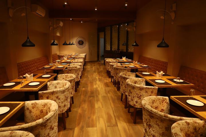 Dining 37 of 46