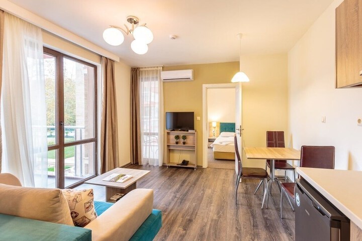 Room 2 of 34