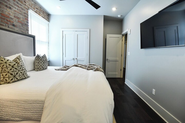 Room 55 of 371