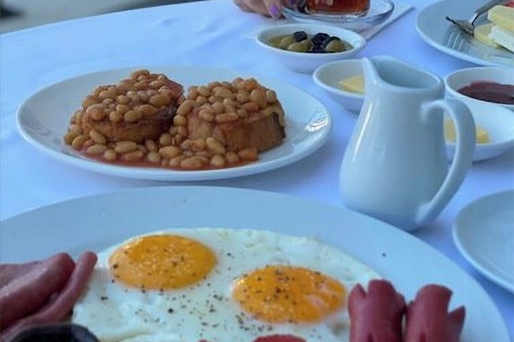 Breakfast/Coffee Service 121 of 129