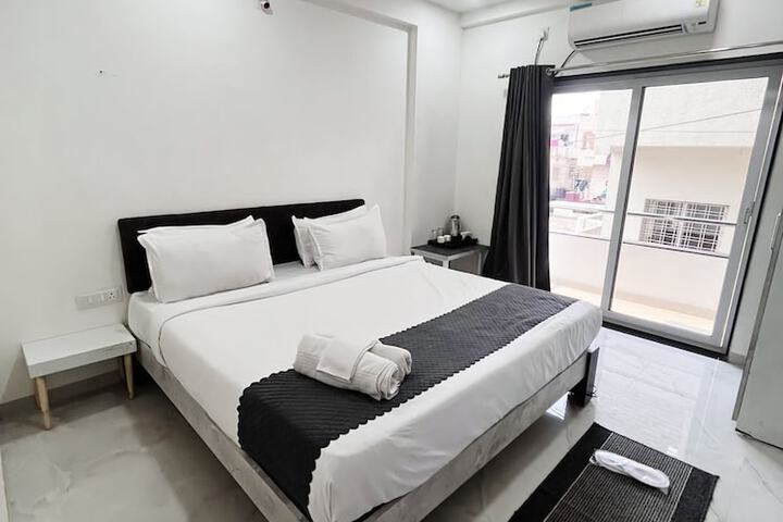 Room 9 of 29