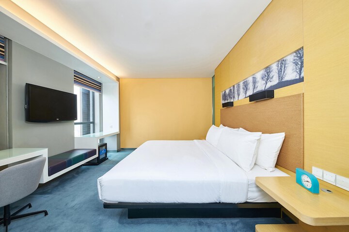 Room 8 of 27