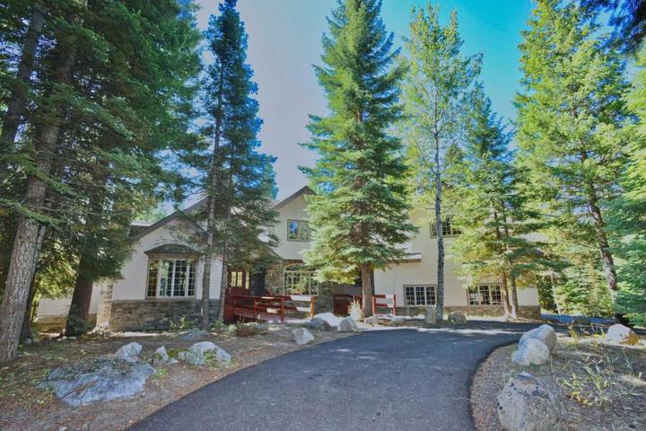 Photo of Spring Mountain Manor by Casago McCall - Donerightmanagement