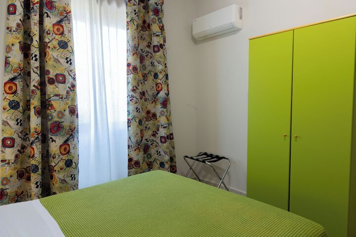 Room 27 of 65