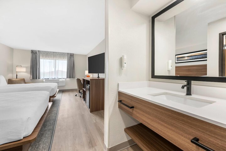 Room 46 of 87