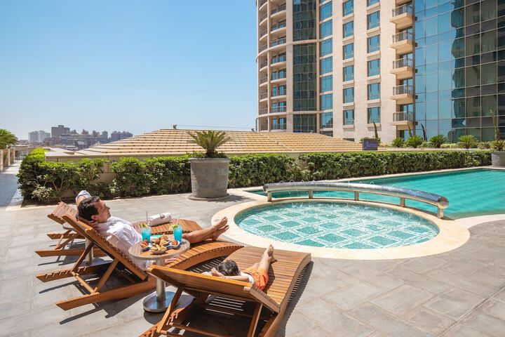 Pool 60 of 120