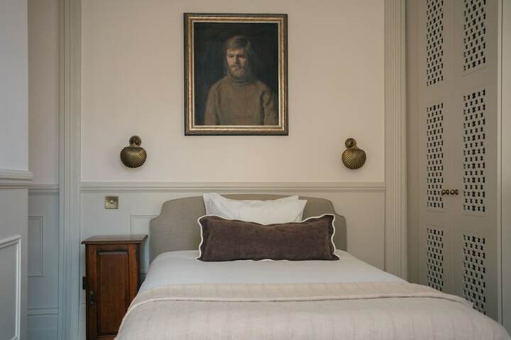 Room 124 of 209