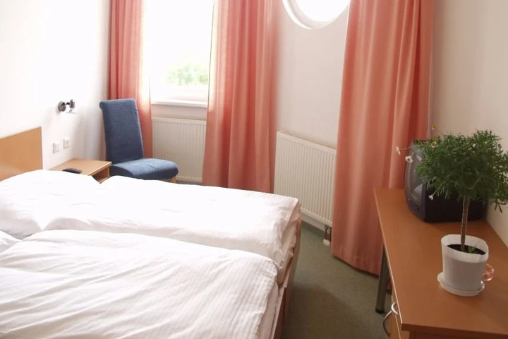 Room 2 of 26