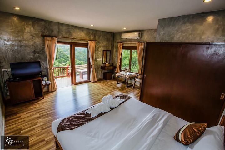 Room 3 of 35