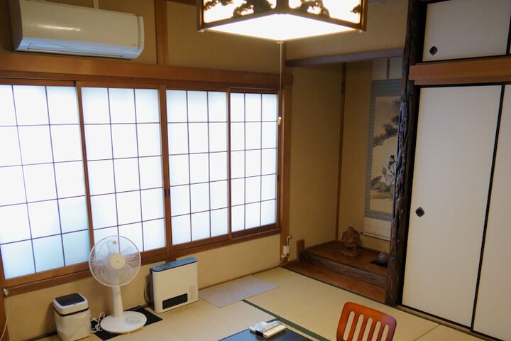 Room 16 of 74