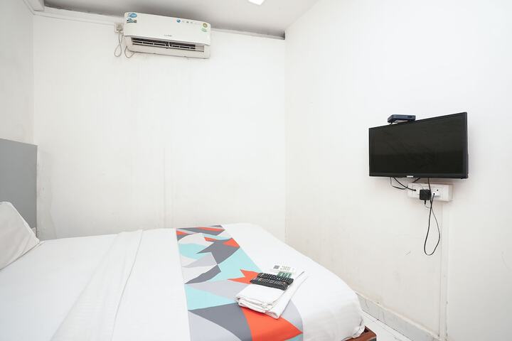 Room 8 of 19