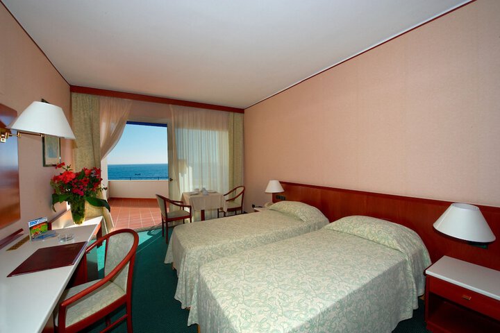 Room 26 of 72