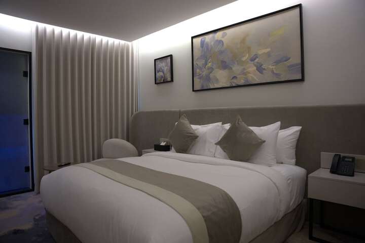 Room 17 of 47