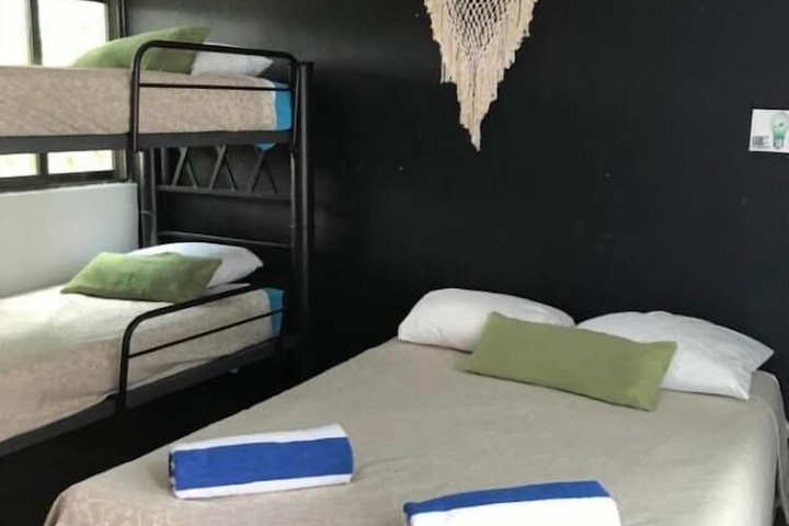 Room 8 of 16