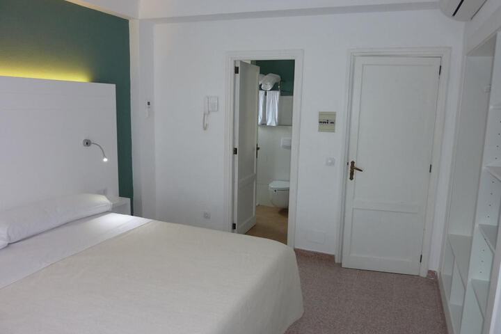 Room 7 of 26