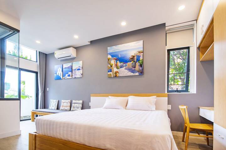 Room 6 of 28