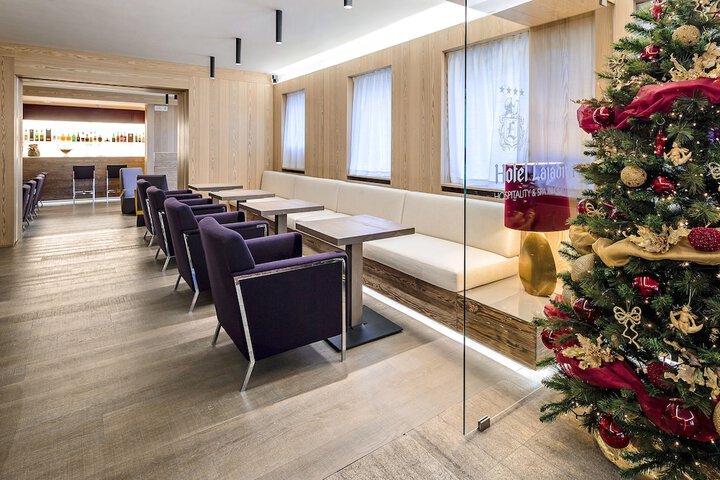 Entrance & Lobby