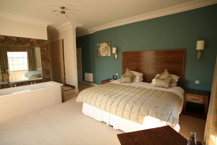 Room 13 of 40