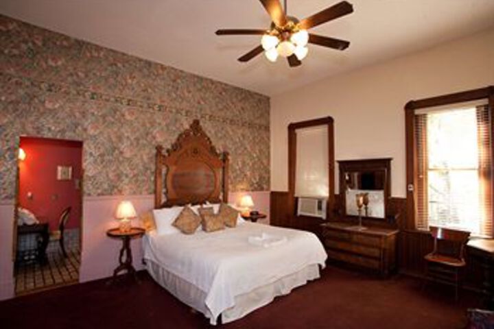 Room 6 of 23