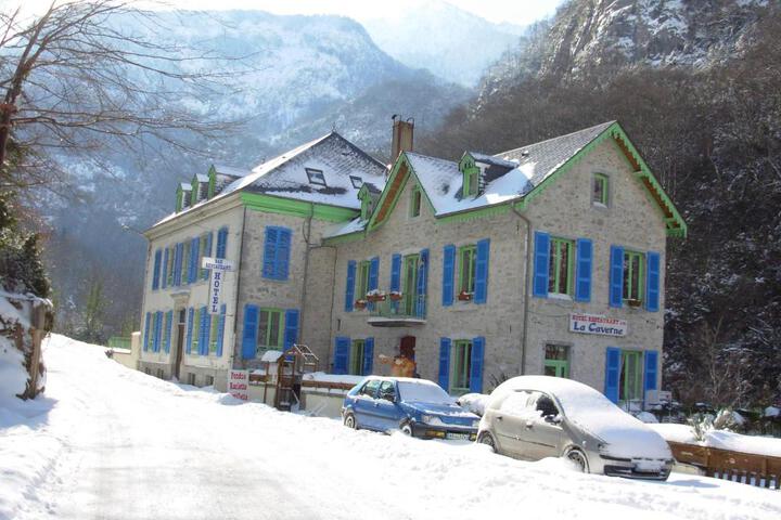 Auberge La Caverne
