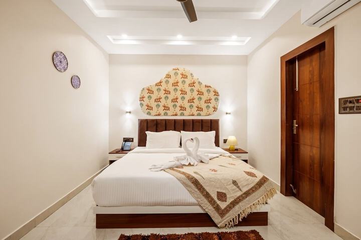 Room 8 of 25