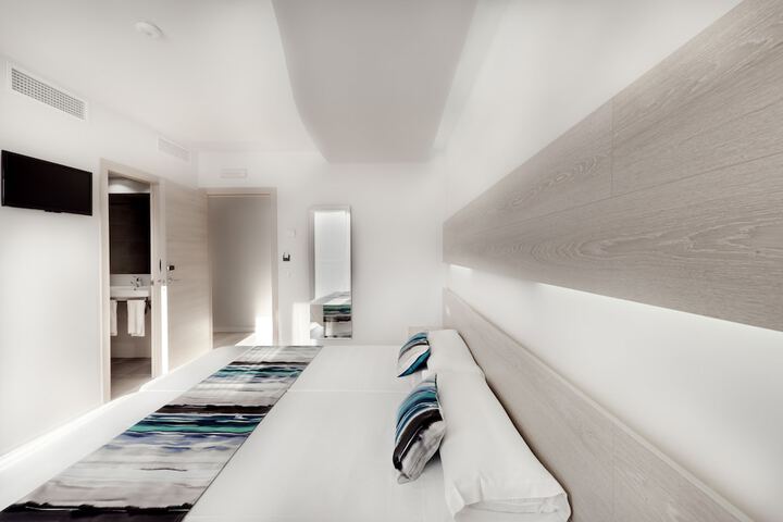 Room 10 of 35
