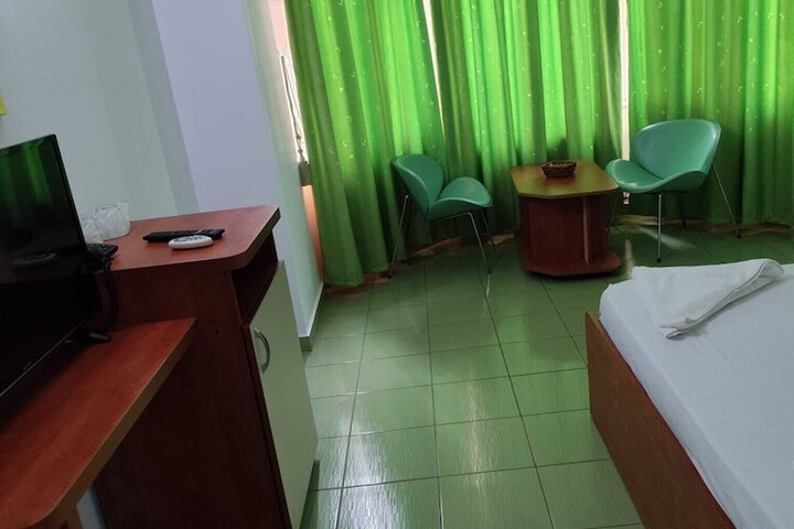 Room 5 of 23