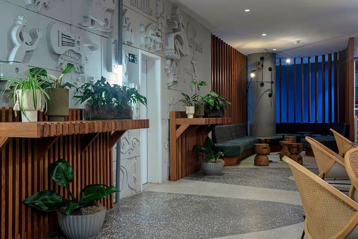 Hotel 2 of 117