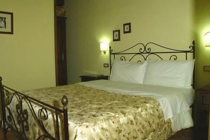 Room 7 of 35