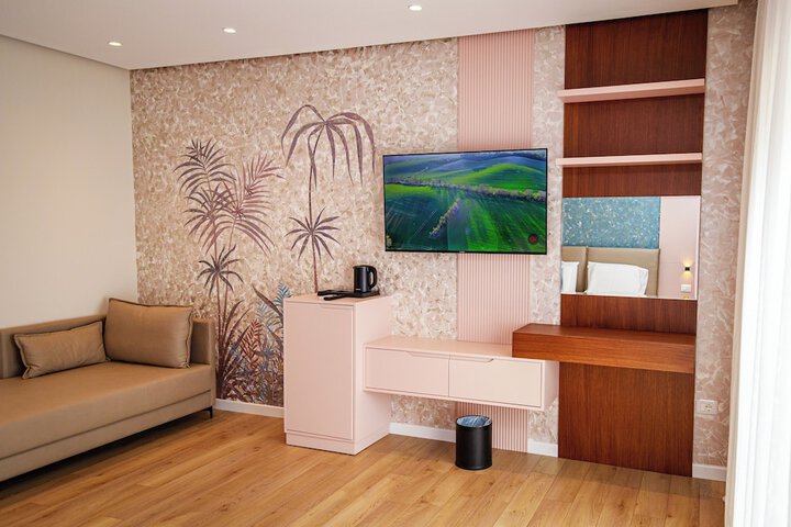 Room 34 of 120