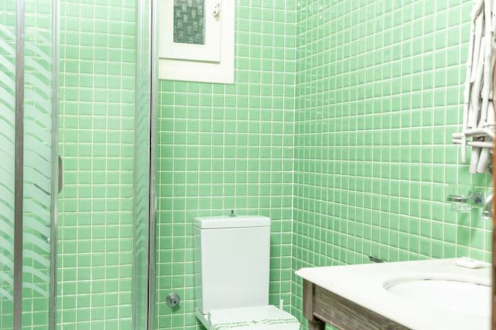 Room 10 of 37