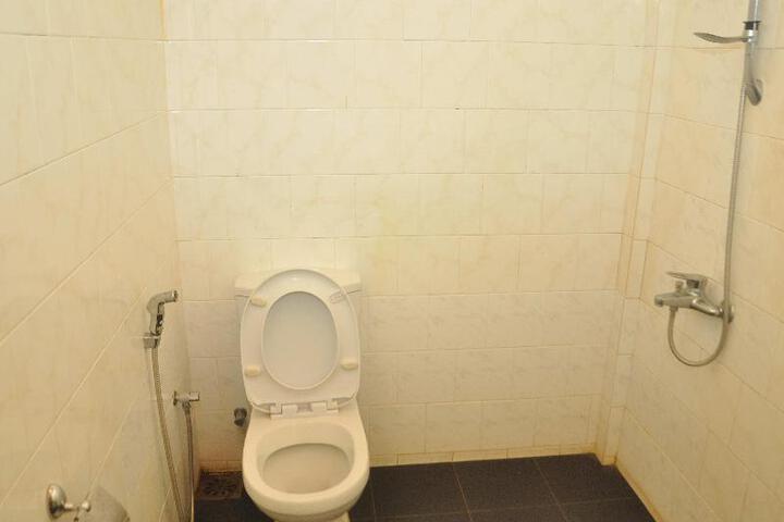 Room 2 of 6