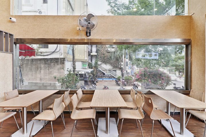 Dining 6 of 7