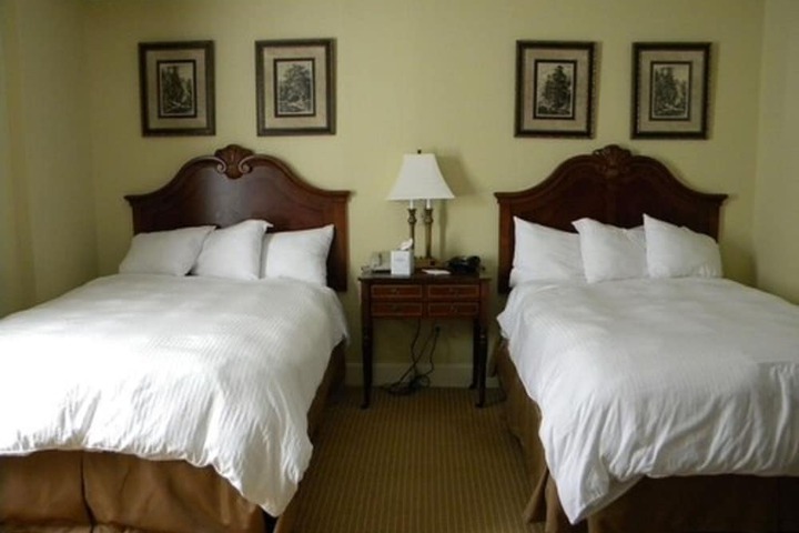 Room 28 of 87