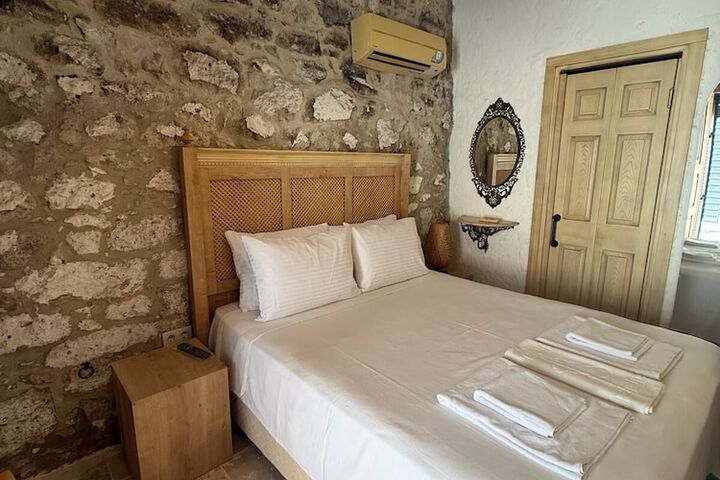 Room 8 of 31