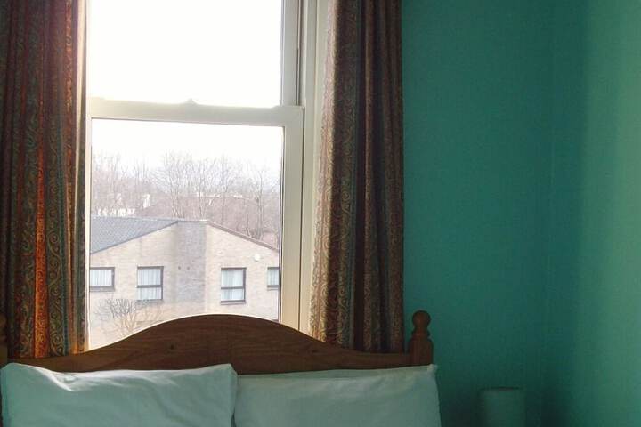 Room 30 of 66