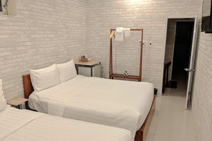 Room 3 of 19