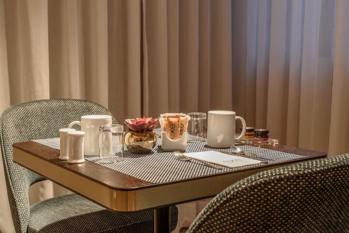 Lounge 31 of 42