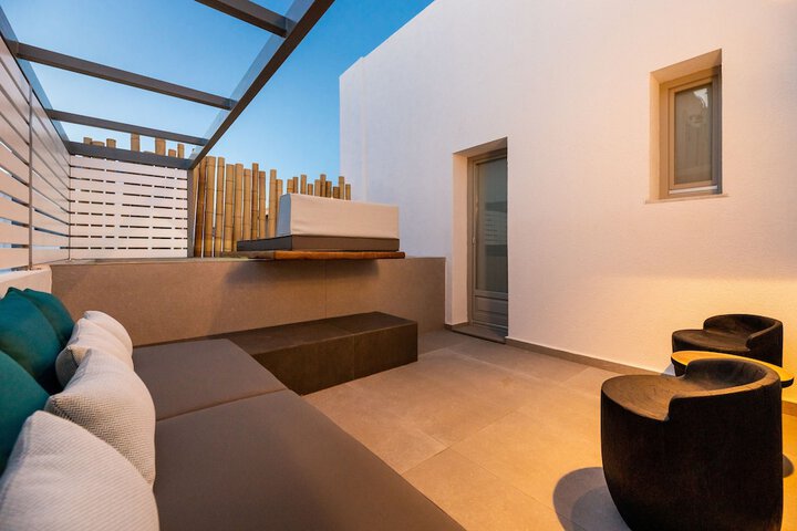 Terrace/Patio 33 of 76