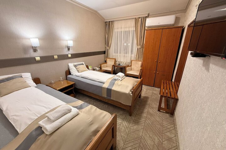 Room 44 of 83