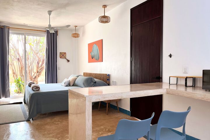 Room 6 of 34