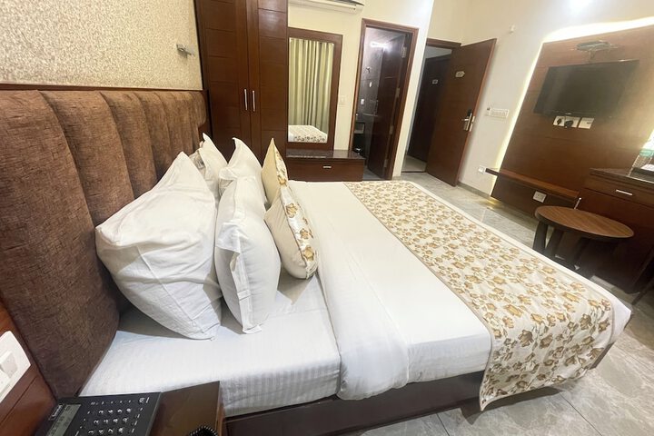 Room 12 of 29